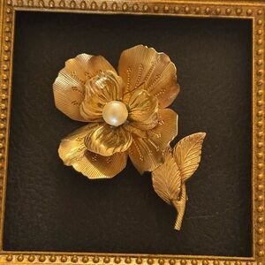 VTG Coro Gold Flower Brooch
